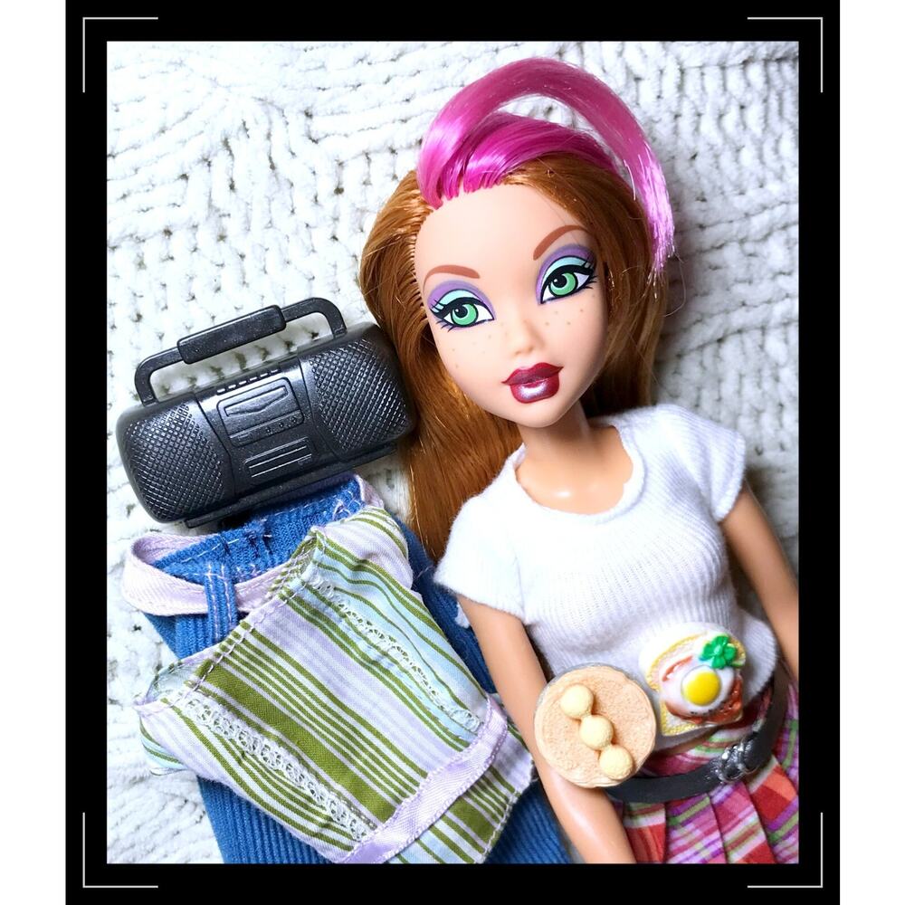 VTG My Scene Shopping Spree Mall Kenzie 12" Barbie Doll Mattel - Partial Rehair